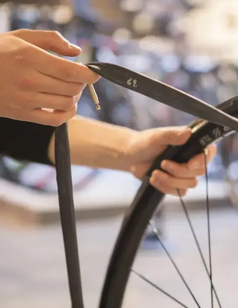 De grootste fout bij het monteren van je fietsband